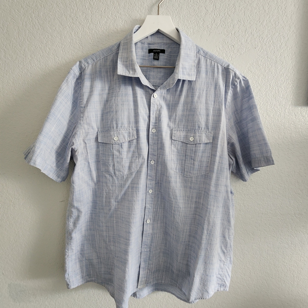 Men's Light Blue Short Sleeve Shirt
